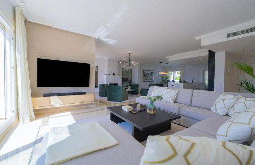 Luxurious 3-Bedroom Penthouse in Los Monteros Marbella - Foto 9