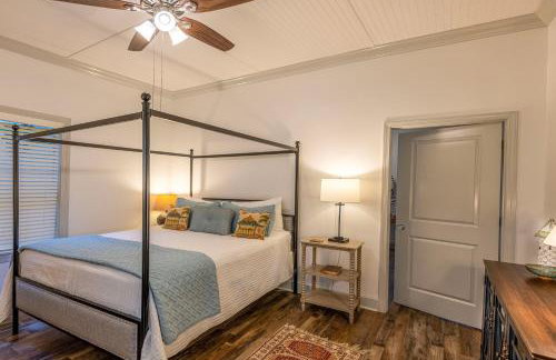 Creole Cottage - 2 Bed, 1 Bath, Pet Friendly with Fee, Walk to Downtown, Grill, Washer & Dryer - Foto 51