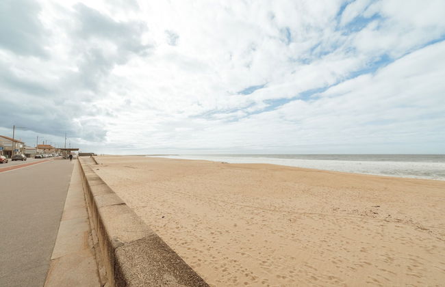 Espinho Seawalk AND Seaview by Vacationy - Foto 24