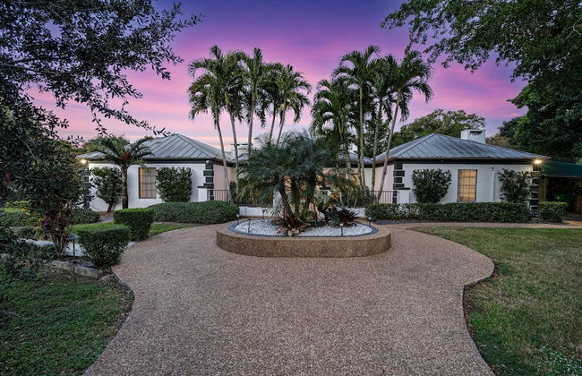 8BR Gem With Pool, Lake View & Tons of Amenities! - Foto 117