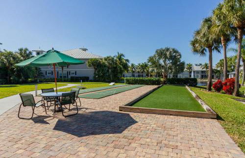 Greenlinks at Lely Luxury White Orchid Fully Renovated Modern 1st floor 3bdr Golf Resort Villa - Photo 41