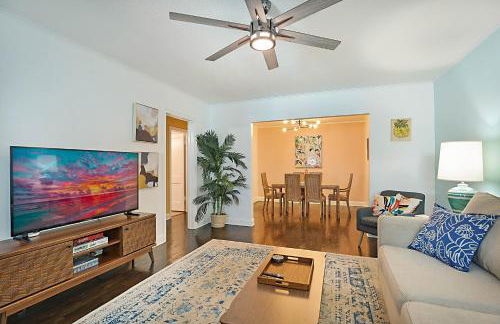 Steps to Beach & Downtown! Spacious Beach Bungalow #2 - Foto 4