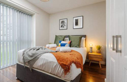 Cozy Waterfront Apartment - Free Parking & Wi-Fi - Photo 45