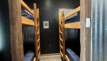 Relaxing Group Cabin with Fire Ring in Indiana - Foto 2