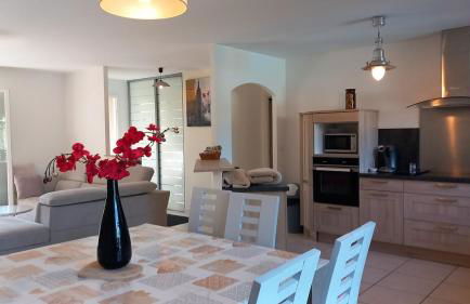 Maison tout confort avec piscine chauffée au bord des rives de la Dordogne - Foto 11