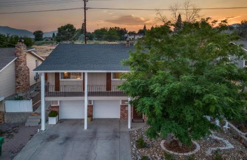 MtnCity Views 4BR Firepit FamilyRetreat NearUNR - Foto 58