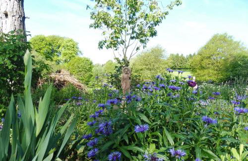 Kleine Villa im wilden Garten - Foto 15