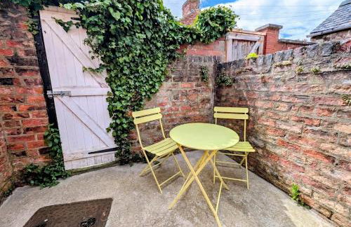 The Heritage Hideaway - King bed, Free parking, Walk to c-centre & Hospital - Foto 2