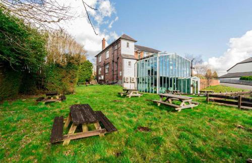 Contractor Stay above bar and restaurant - Foto 9