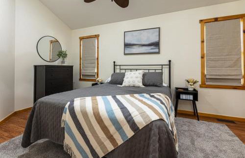 3BR Home w Hot Tub & Sunset Views Near SIUC - Foto 18