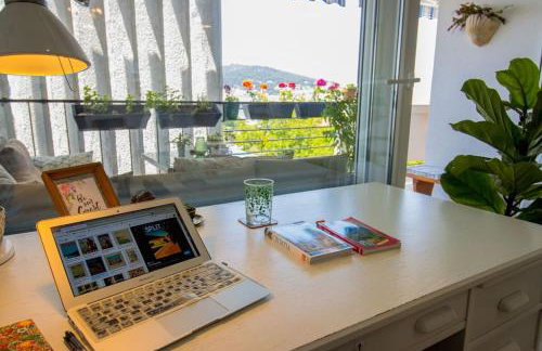 Sunset Oasis “VELLY” 1BR w/ Sea View & Parking - Foto 29