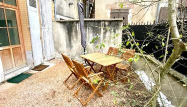 La Maison Des Cours - WIFI - Centre ville - Foto 3