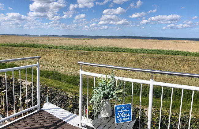 Serene Waterview Retreat 2 Bedrooms in Mönkebude, Germany - Foto 8