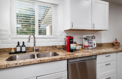 Gorgeous 4-bed home with Golf, Pool, & Hot Tub! - Photo 32