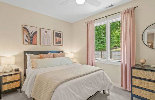 Near Asheville Hot Tub Fire Pit BBQ Sleeps 10 - Foto 26