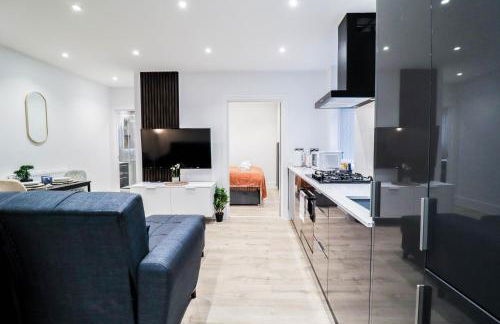 The Rye Retreat - 1BR Modern Design with Smart TV & Secure Underground Parking in Central High Wycombe HP13, Sleeps 3 - Foto 27