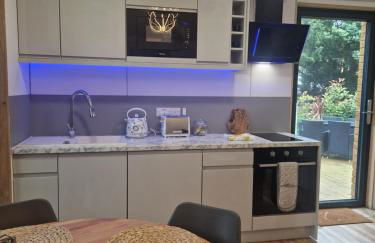 Ty Branwen- Luxury Woodland Lodge with Stunning Views - Photo 19