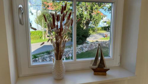 Ferienhaus Svantovit - exklusives Ferienhaus mit Sauna, Whirlpool-Wanne und Kamin - Foto 2, Garden view