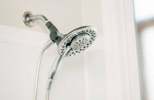 Comfortable and Walkable - Off-Street Parking - Foto 11