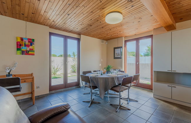 3 bedroom House in Saint-Cyprien with garden and terrace - Photo 15