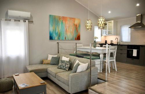 Aquamarine - Gemstone Getaway - Photo 7