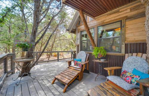 Horse Thief Inn Cabin Retreat with Deck and Hot Tub! - Foto 2