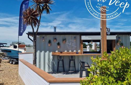 Harbourside garden flat with parking - Photo 26