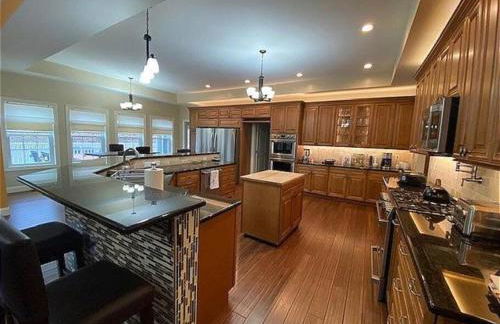 9 Bedroom Saratoga Retreat, In-Ground Heated Pool, HotTub, Firepit, Gourmet Kitchen, Private Office - Foto 41