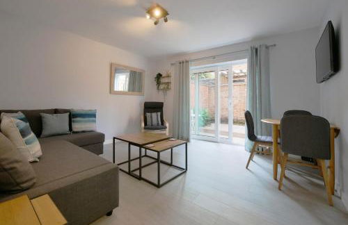 Crewe Short Lets 1 Victoria Court, Crewe - Photo 1