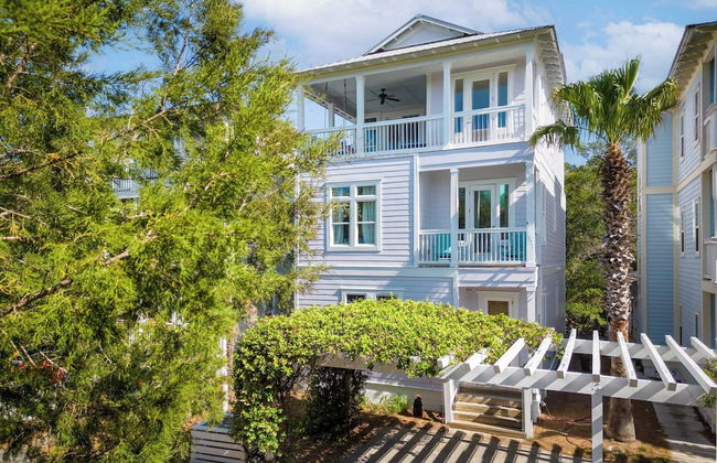 Doctor's Orders by Avantstay 5 Mins TO Beach! w/ Community Pool & Hot Tub! - Photo 1