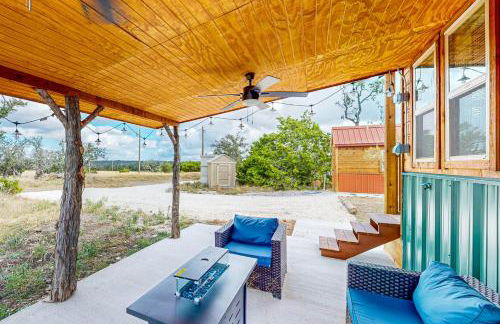 Modern Tiny House in Hill Country with Covered Patio - Foto 3