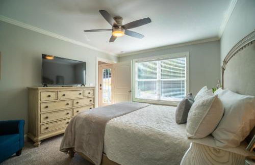 Par-Tee Haus I- Game Room & Hot Tub-Walk to Helen - Foto 14