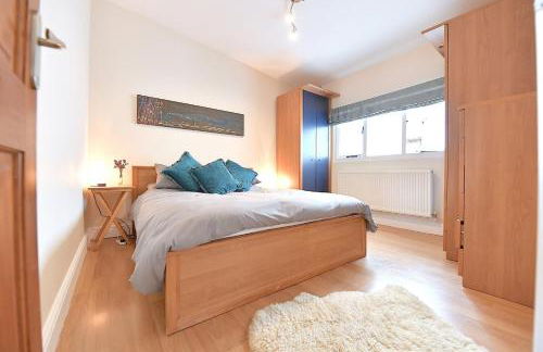 Gorgeous 3BD Cottage in the Heart of Guildford - Foto 17