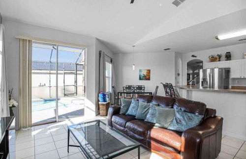 Orlando Disney 5BR Vacation Home, 2 Suites, Private Pool & Spa - Foto 12