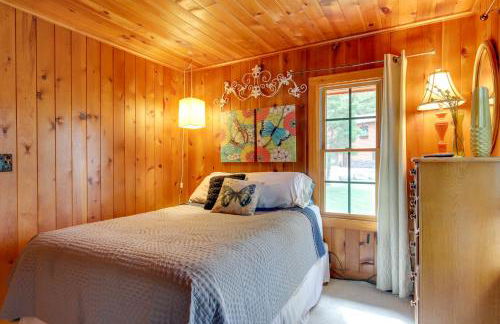 Lakefront Cabin with Private Dock and Fire Pit! - Foto 13