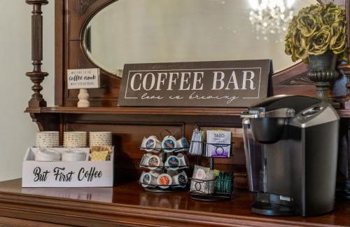 King suite-Huge tub-A Charmer-The Blue Jay Suite - Foto 13