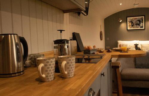 Springwood Shepherd Huts Glamping York - Photo 28