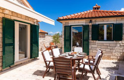 VILLA AGAPE - Three bedroom villa on 15k m2 olive grove - Incredible 360 view - Free parking - Private pool and jacuzzi - Foto 14