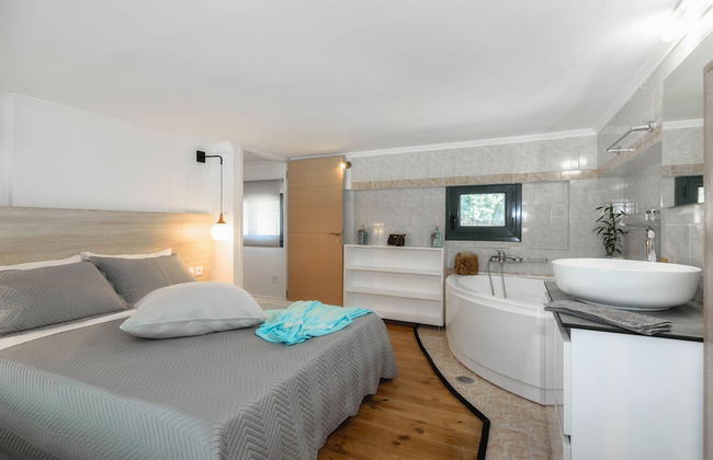 Alonaki Apartments - Photo 9