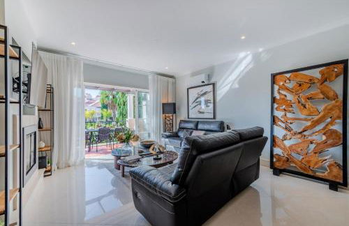 5 star Luxury Palmview apartment with large terrace and communal pool - Foto 21