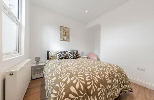 Entire 3 Bedroom House in London - Canning Town, City Airport, London ExCel - Foto 9