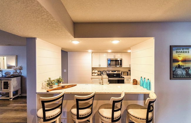 Lazy L at the Lake Chic 3 BDR Condo w/ Boat Slip - Photo 8