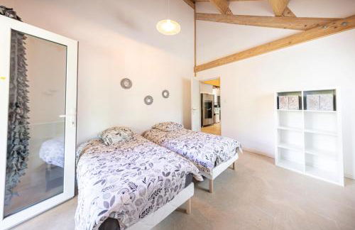 Gîte familial à Jezainville - Nature, terrasses & jardin clos, Vue vallée, forêt - Foto 9