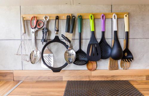 4 bedroom house with Garden, Parking & 3 mins Walking Distance from Train Station - Photo 15