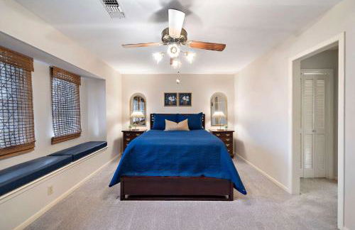 Relax and Play 3BR Retreat w Sunroom - Foto 13