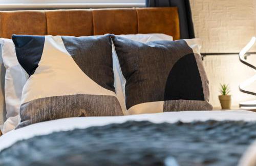 Stylish 4-Bed City Apartment, Sleeps 6, Ample Parking & Free Wi-Fi - Foto 13