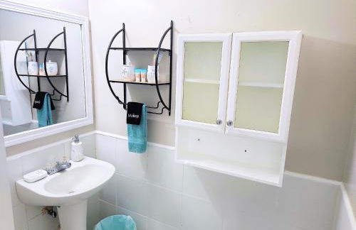 Experience Galveston- Only 1 Block to Beach & Pleasure Pier- 2BED 2Bath-6Beds-7 Minutes to Cruise Port-CasaAzul-2605A- - Foto 25