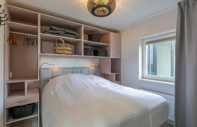 Stylish Couples' Retreat - Photo 2