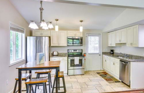 2 Mi to Warren Dunes Sawyer Apartment with Deck! - Foto 9