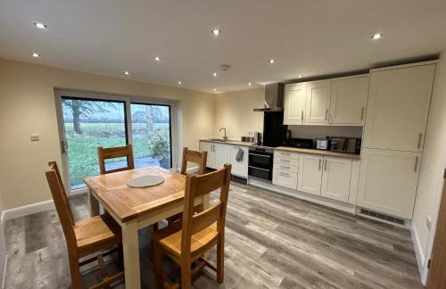 Four Bedroom House With Private Pool - Stunning countryside location with parking close to Chester City Centre - Photo 22